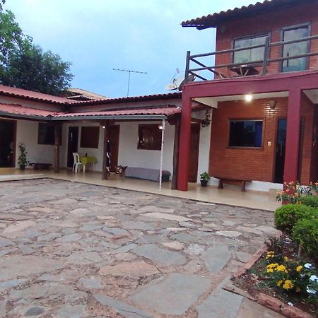 Pousada Central Santana Do Riacho Extérieur photo