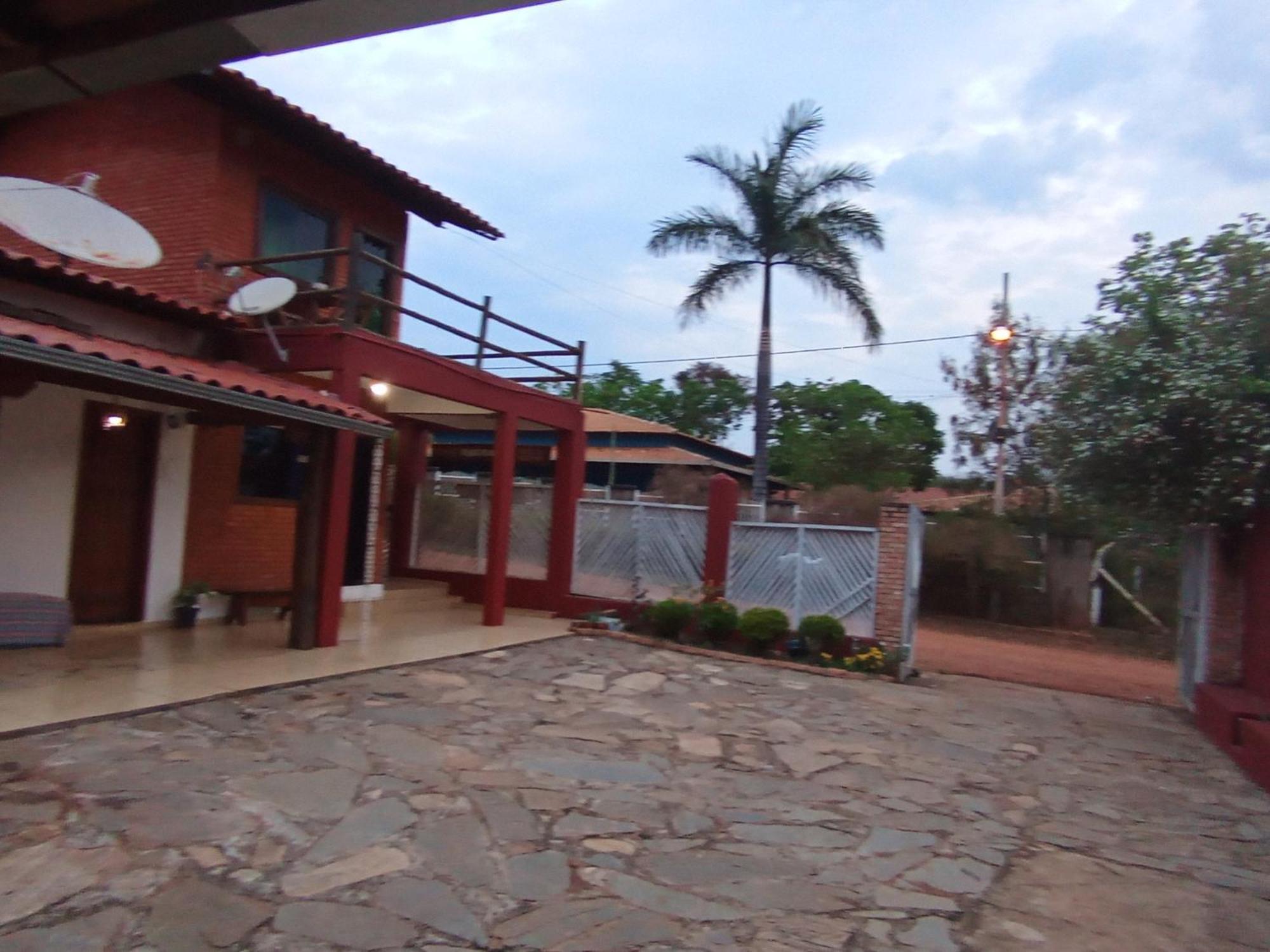 Pousada Central Santana Do Riacho Extérieur photo