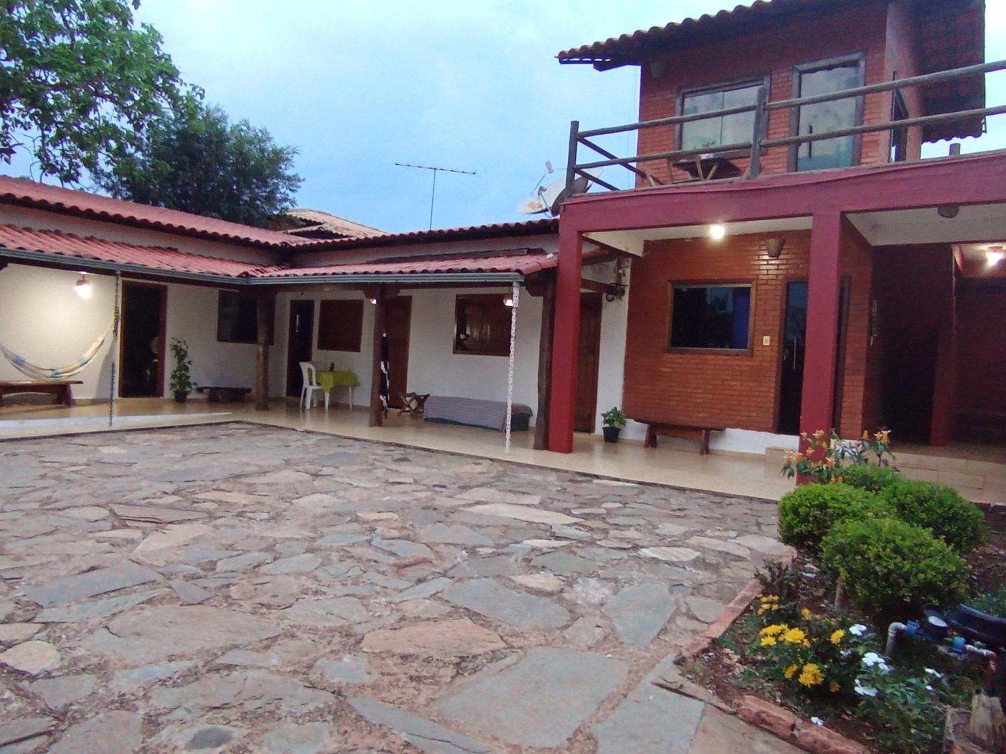 Pousada Central Santana Do Riacho Extérieur photo